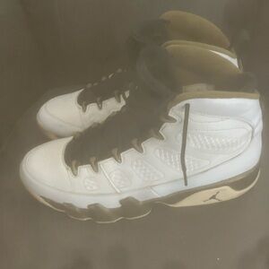 Jordan 9 Retro Statue. Size 10